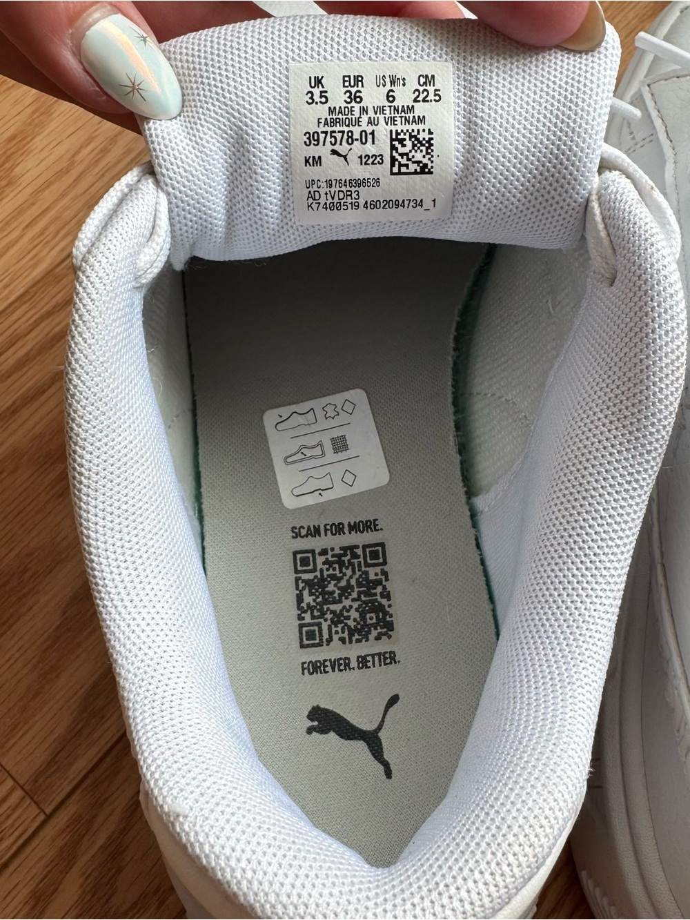 Puma White Low-Top Sneakers with Rose Detail - Picture 5 of 9